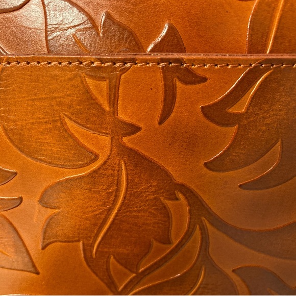 👜🌷 NWT Valentina Floral Embossed Leather Crossbody Burnished Brown Italy - Picture 11 of 13